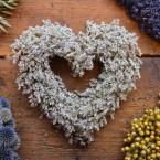 Szív alakú sóvirág koszorú