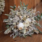 Fehér menyasszonyi csokor szárított virágokkal